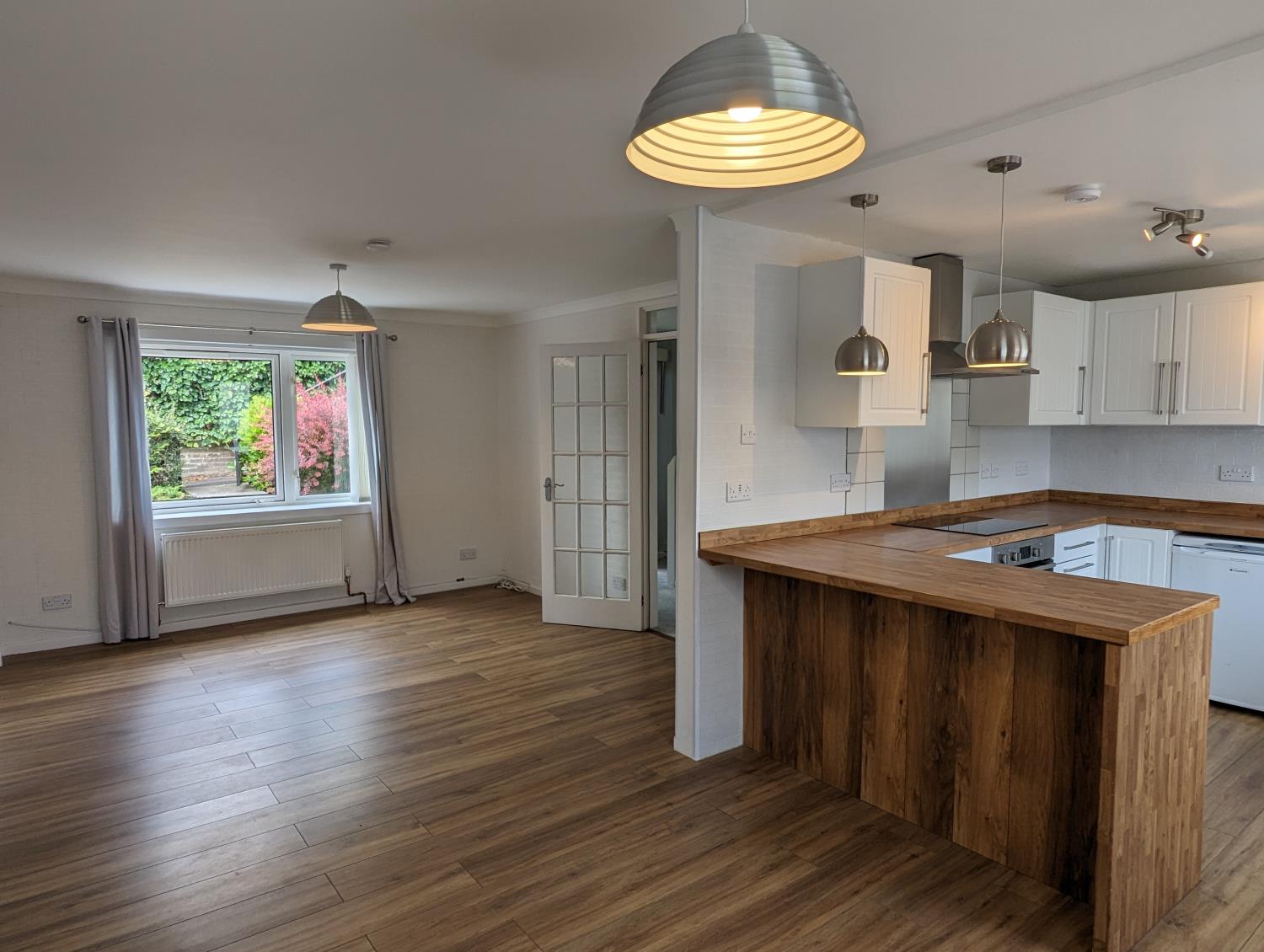 Lounge-Kitchen